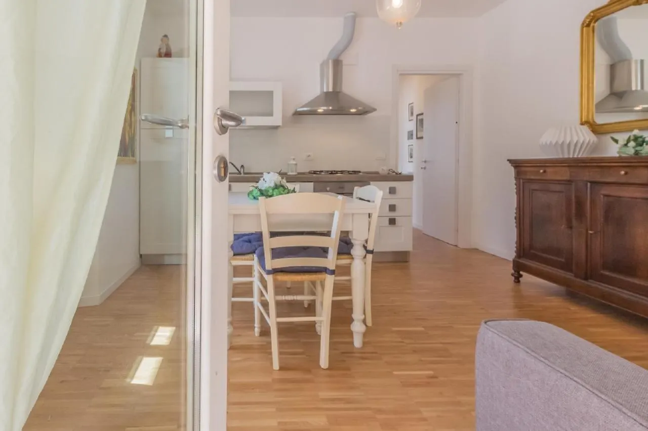 Il Cuore Del Lago Varenna Apartamento